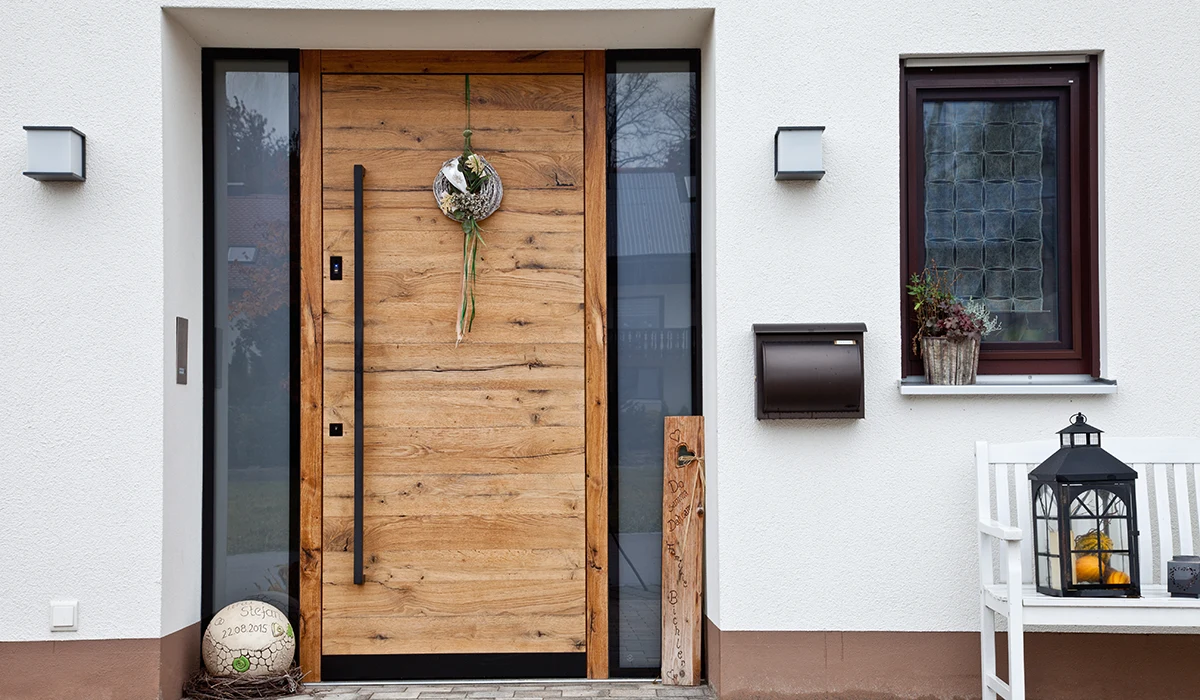 Haustüre aus Massivholz und Glas, Modell 313 vom Bichler Türenwerk